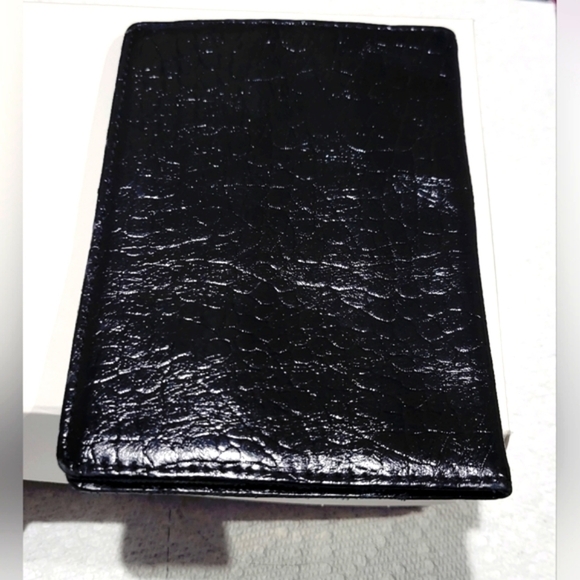 black leather passport wallet - Picture 2 of 7
